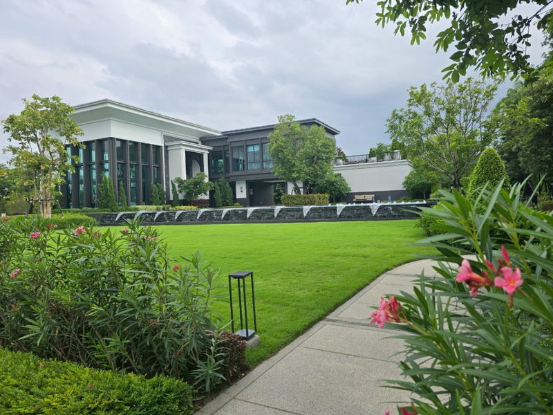 ขายบ้านเดี่ยว : บ้านเดี่ยว พร้อม Solar cell บนที่ดินใหญ่ ทำเลแปลงสวย