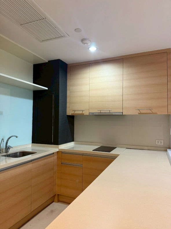 picture Urgent Sale‼️ Aguston Sukhumvit 22 Condo – Pet Friendly - 13/25