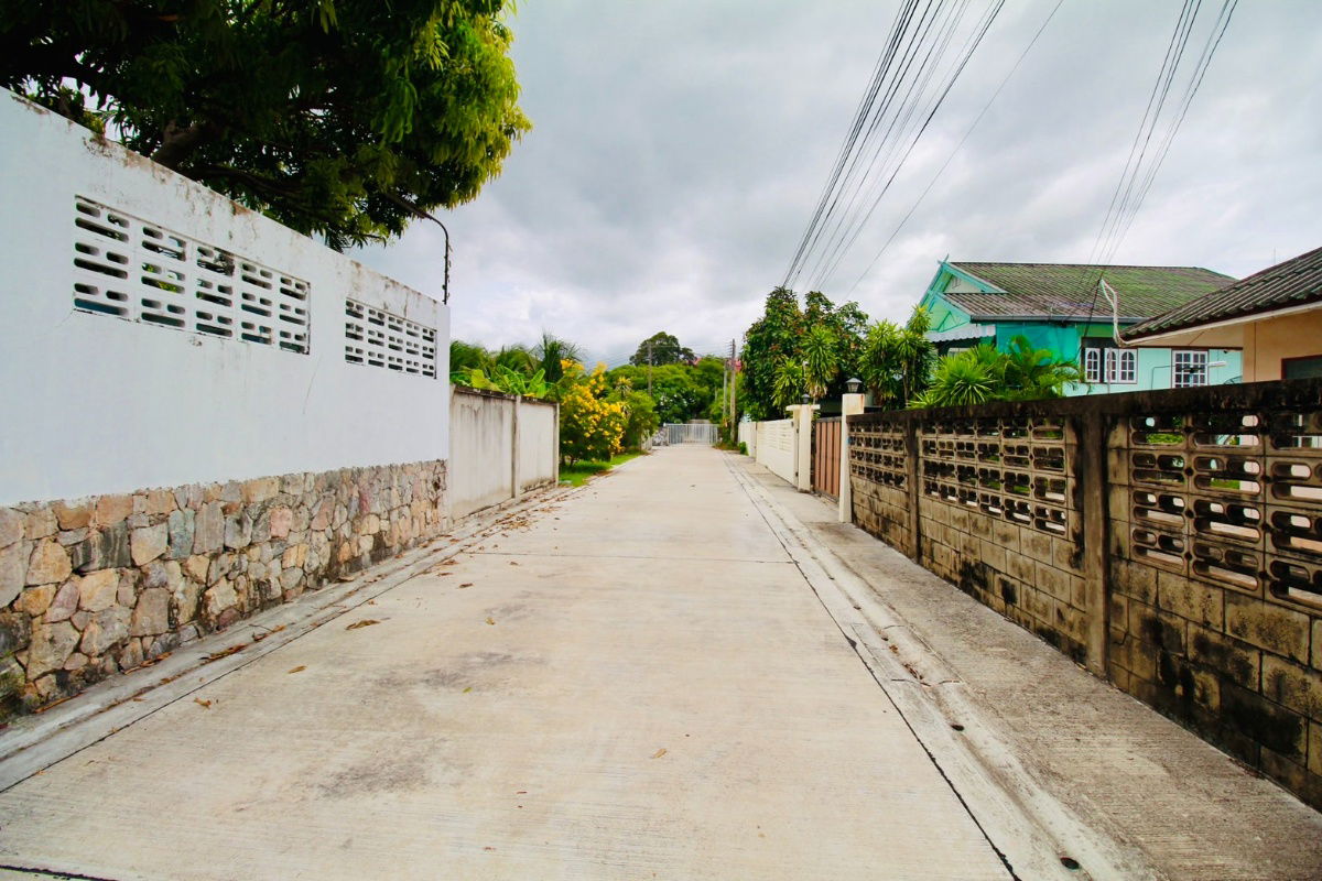picture Filled Land for Sale, Downtown Rayong 568 sq.wah ,Soi Samrit 12, 450 meters from Rayong Technical College, Paknam, Rayong - 13/15