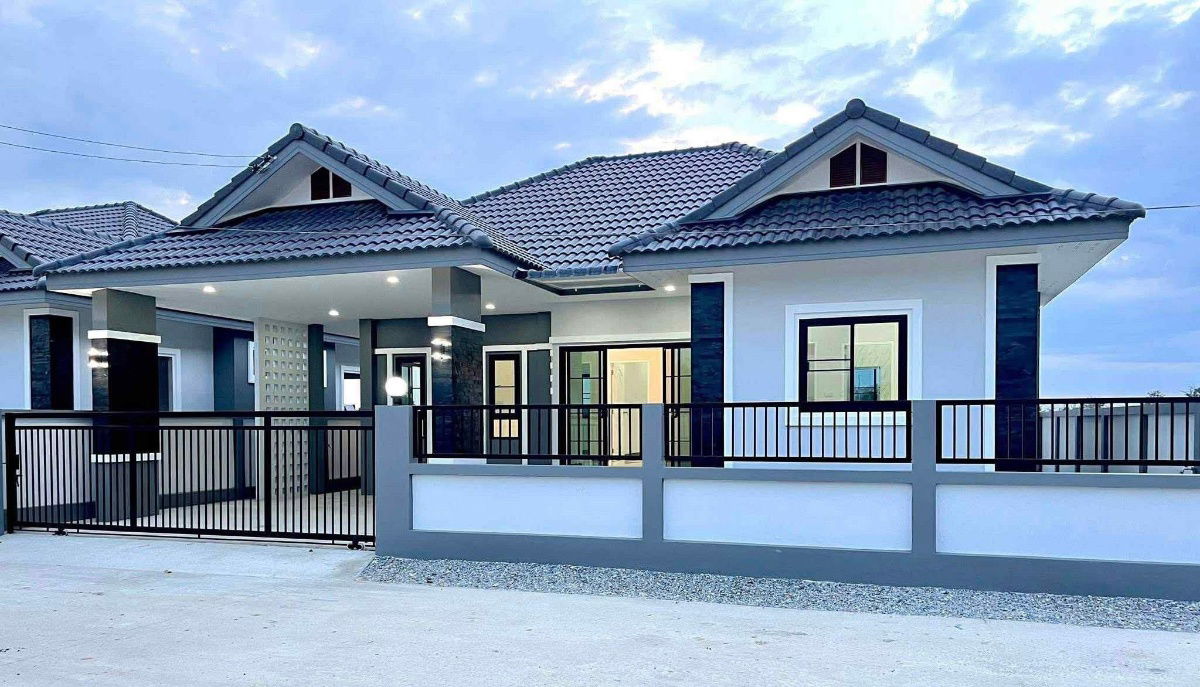 picture  🎉Beautiful newly built house for sale 🏠 Only 2,100,000 baht!!🔥 📍Near the city, Tha Ruea area, Doi Saket District Chiang Mai  - 20/22