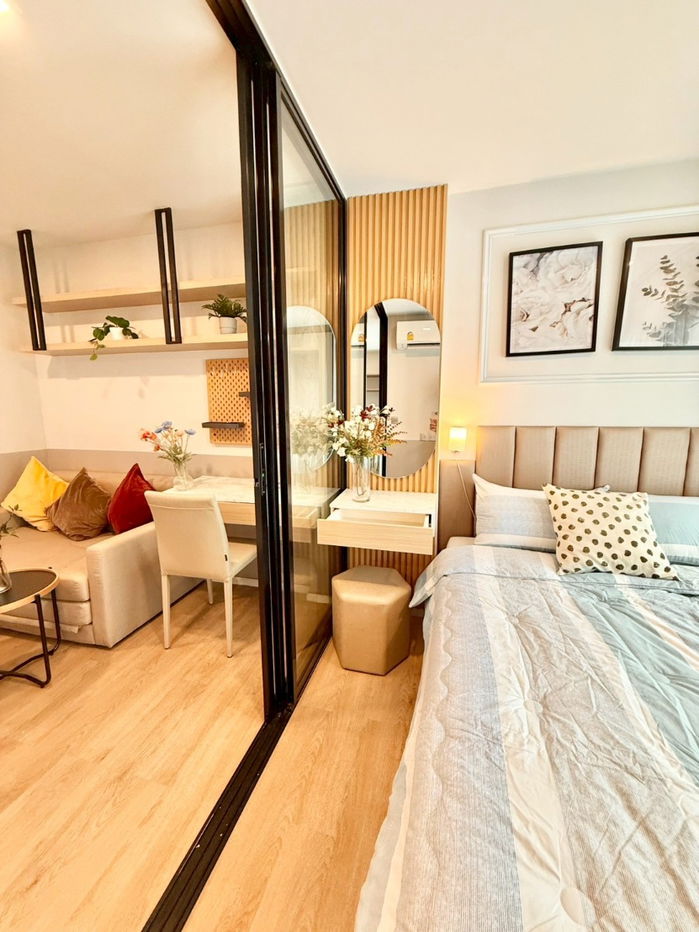 picture Separate kitchen, beautiful built-in furniture, complete with electrical appliances - 10/22