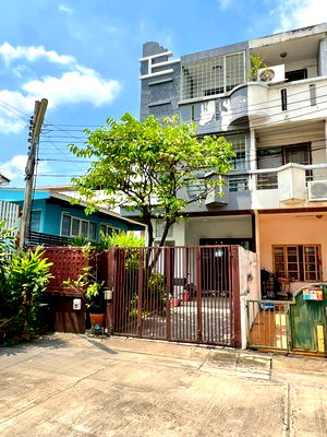 ทาวน์โฮม ถนนสุขุมวิท : ขายทาวน์เฮ้าส์ 3 ชั้น หลังริม หมู่บ้านแฮปปี้แลนด์วิลล์ ซ.ลาซาล 32 สุขุมวิท 105