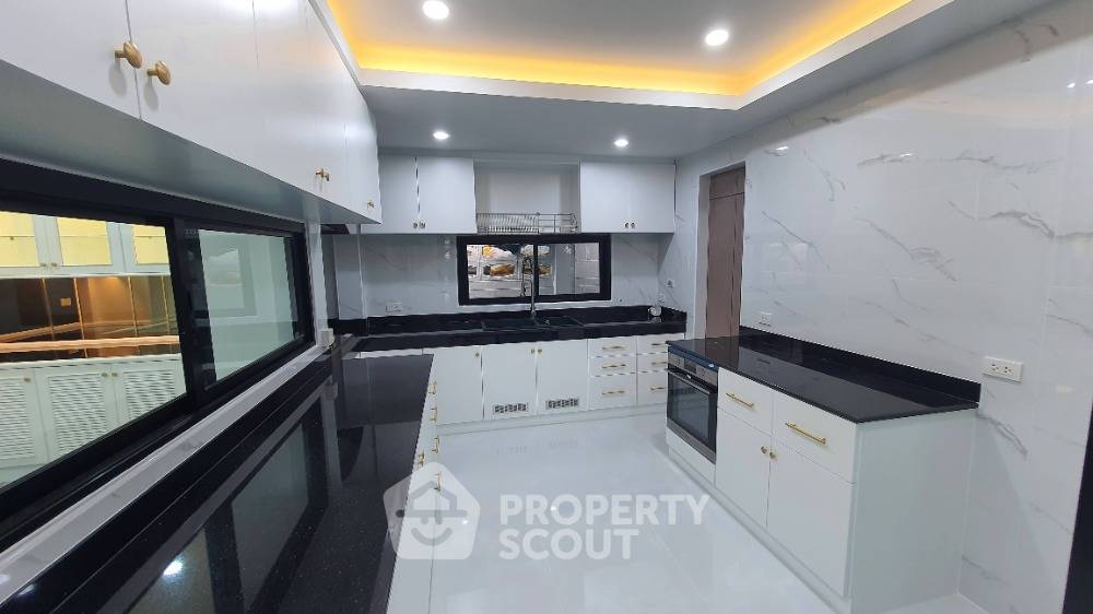 รูป บ้าน 5-ห้องนอน ใน ลาดพร้าว (ID 1542141) - รูปที่ 14/40