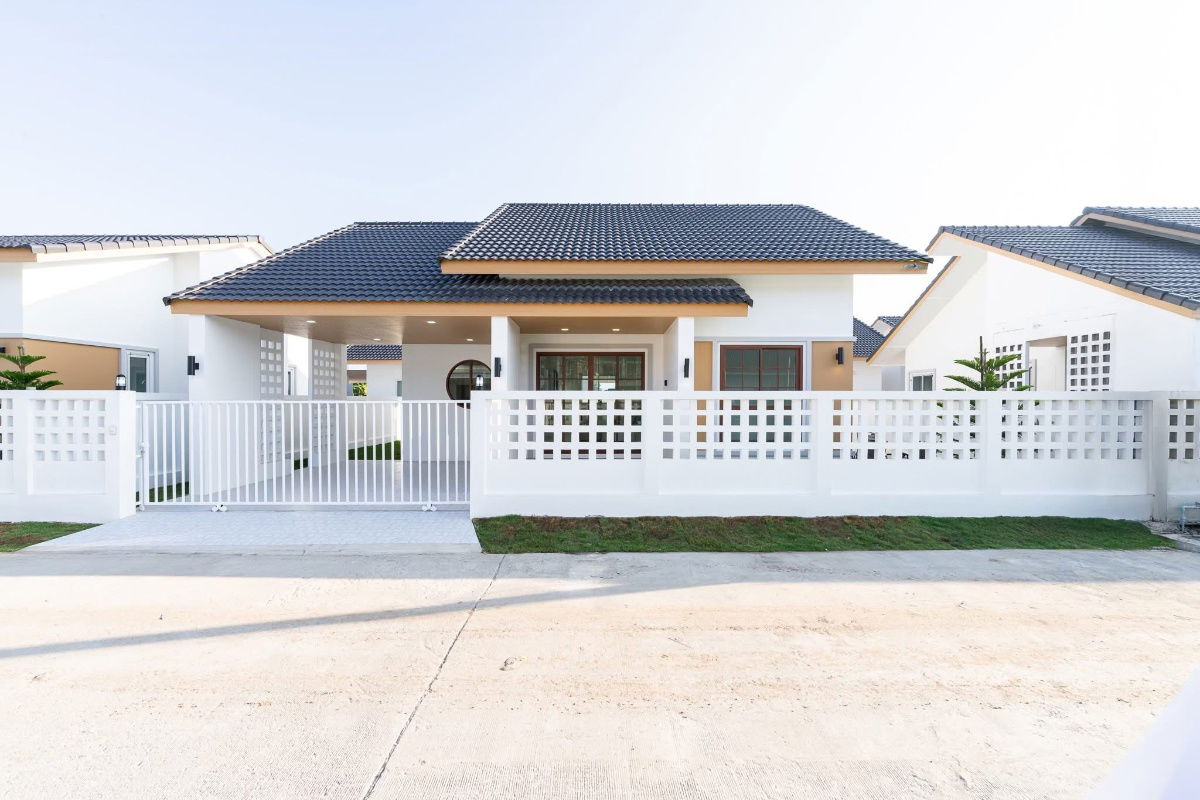 picture New minimalist style home, only 2 units left! 📍San Sai, Chiang Mai, price 2.09 million baht. - 1/17