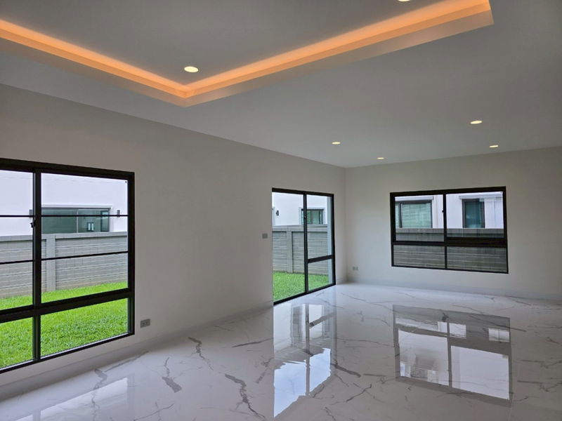 ขายบ้านเดี่ยว : บ้านเดี่ยว 4ห้องนอน 4ห้องน้ำ ที่ดินใหญ่ใกล้ส่วนกลาง