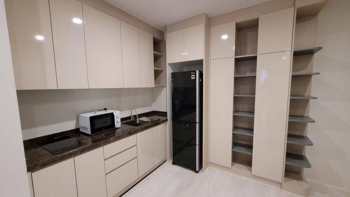 picture Code: KJ8245  for rent Noble Ploenchit // Line ID: @kjcondo (with @) // - 11/14