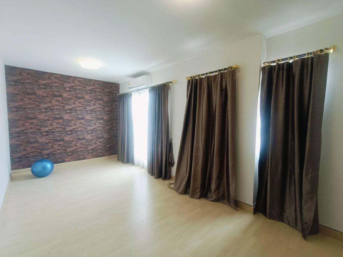 picture 🏡 Urgent Sale 2-Storey Townhouse, 18.2 sq. wah 📍 The Connect 33 Village - 13/15