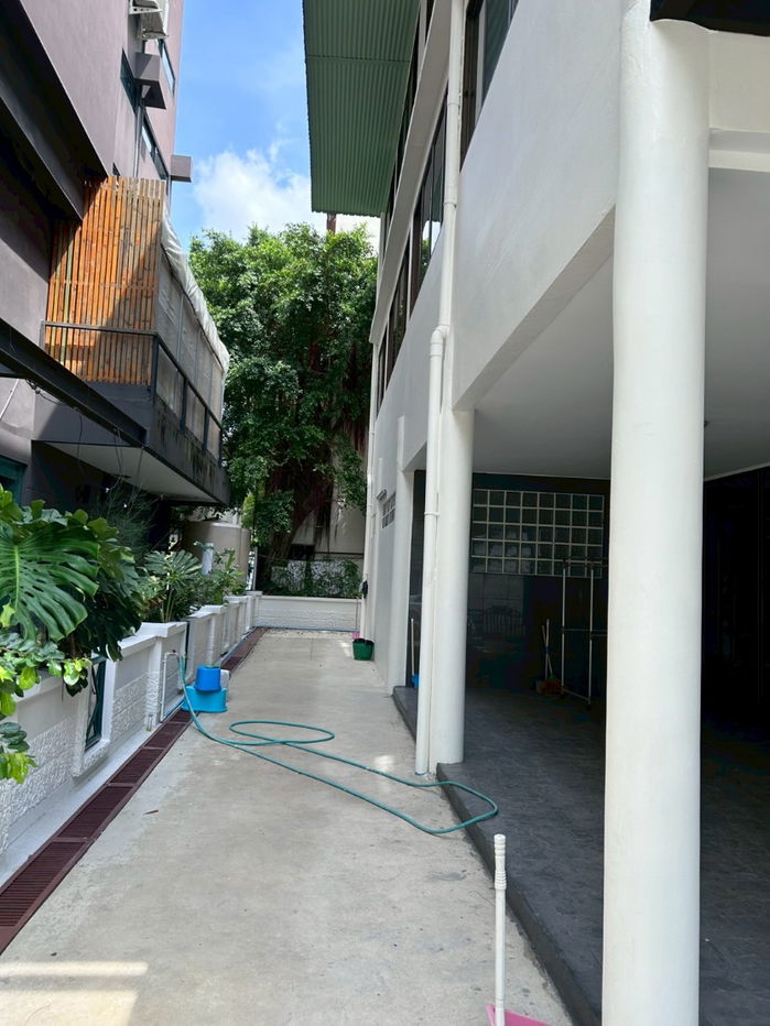 picture Home Office in the middle of Town in Town for RENT/ 办公别墅出租 - 14/35