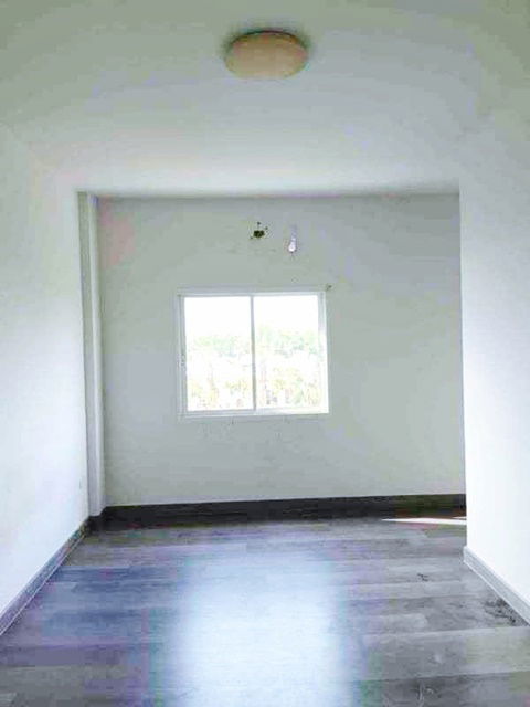 picture Ram Intra-Phraya Suren Road. MRT BangChan 2.6km. 3-story Glory International Sch Singapore is 4.4km - 7/8