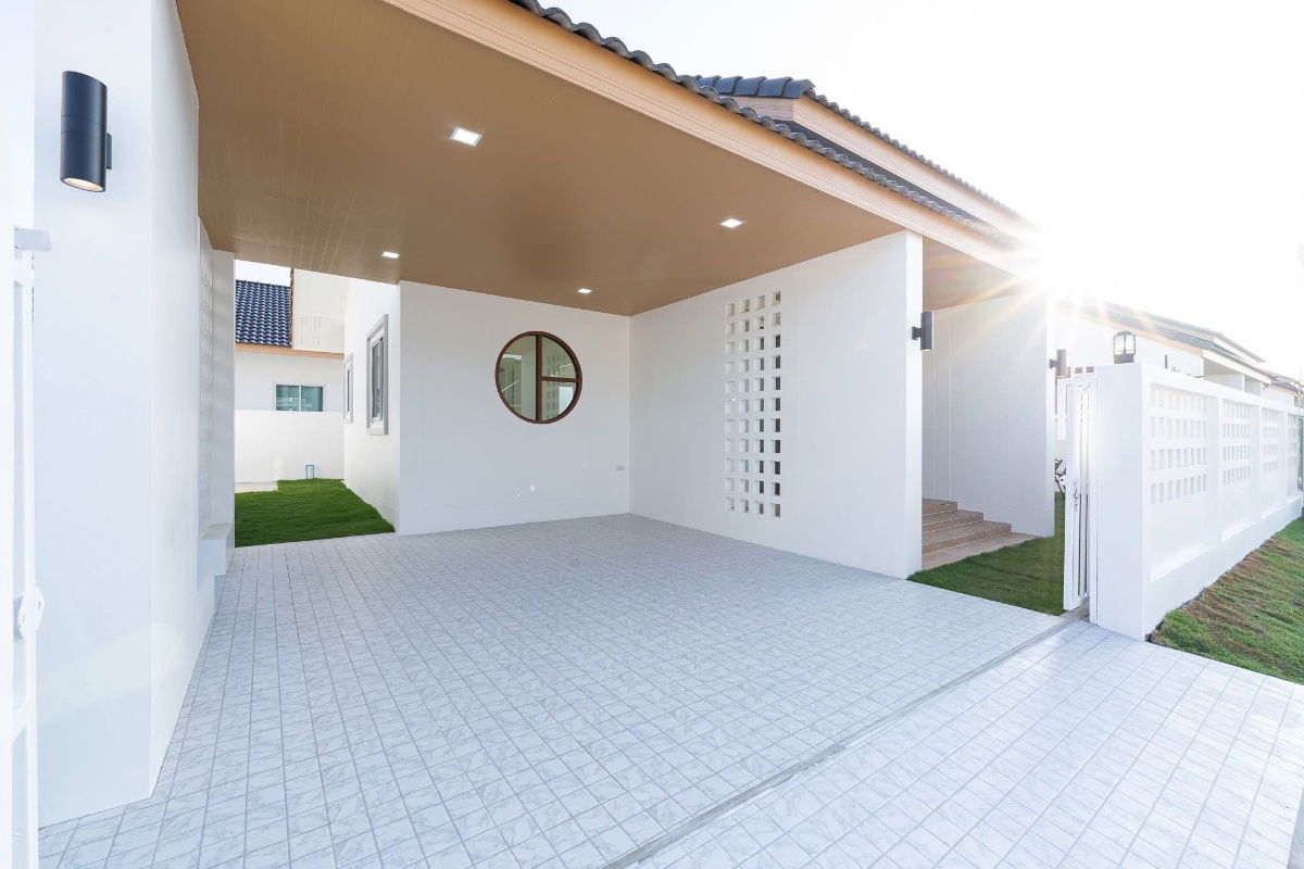 picture New minimalist style home, only 2 units left! 📍San Sai, Chiang Mai, price 2.09 million baht. - 4/17