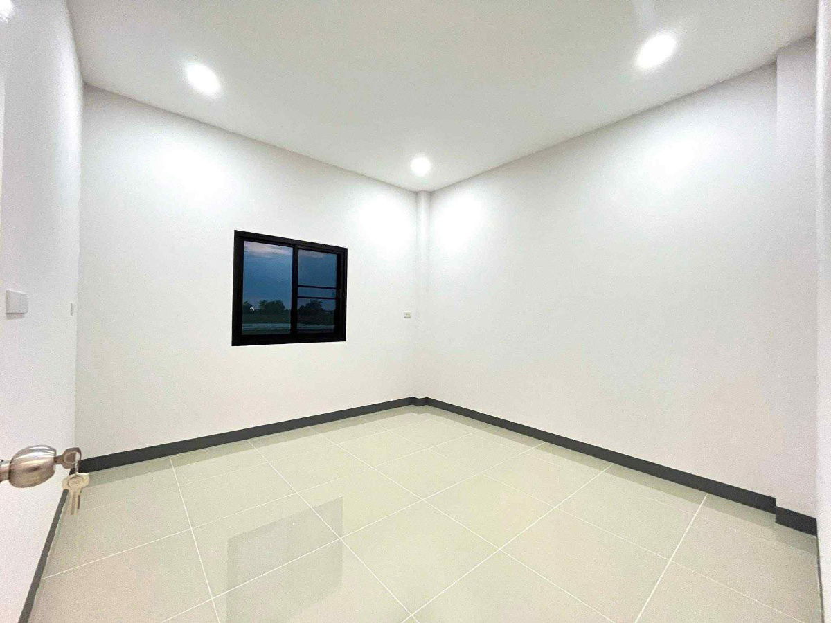 picture  🎉Beautiful newly built house for sale 🏠 Only 2,100,000 baht!!🔥 📍Near the city, Tha Ruea area, Doi Saket District Chiang Mai  - 13/22