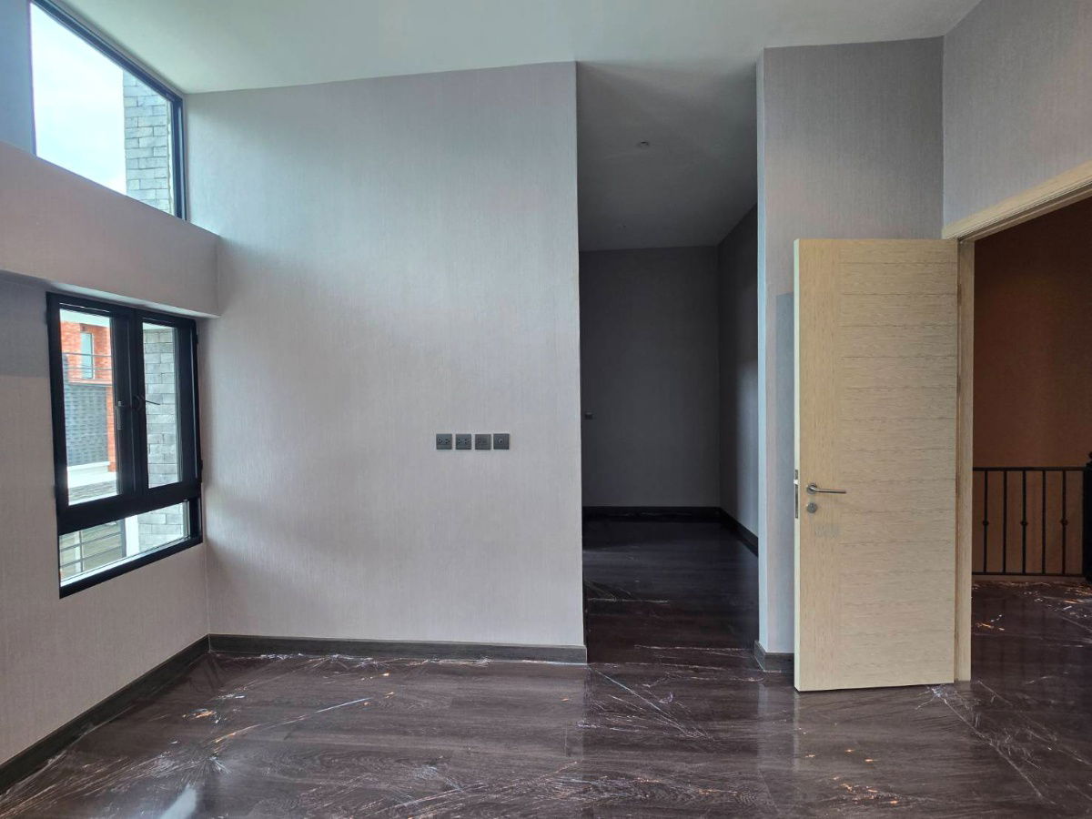 picture For Sale: Elegant British-Style Semi-Detached Home Newly built with Full Functions – Near Payap University, Chiang Mai - 4/9