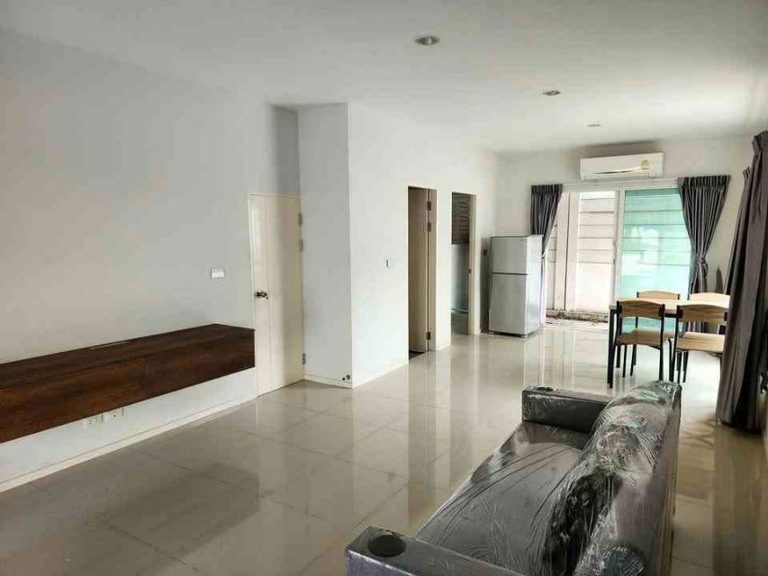 รูป B1002 ให้เช่าทาวน์โฮมหลังมุม โครงการ บ้านกลางเมือง สวนหลวง ถนนเฉลิมพระเกียรติร.9 ซ.28  - รูปที่ 13/14