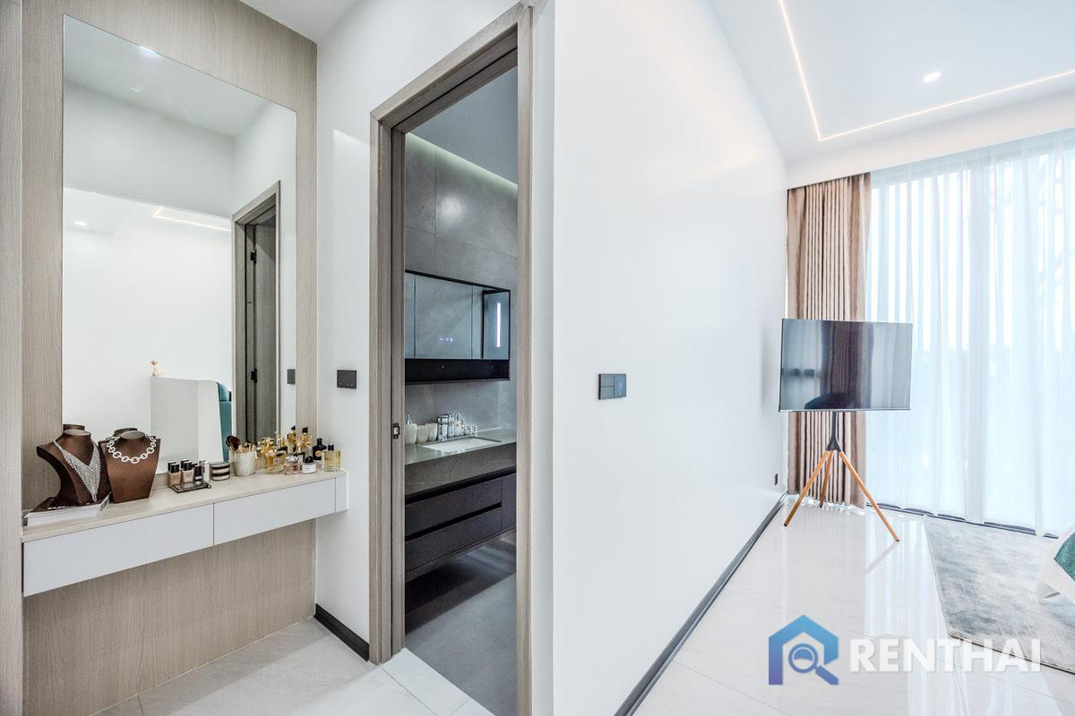 รูป วิลล่าหรูสไตล์โมเดิร์น เรียบหรู ในภูเก็ต - รูปที่ 15/25
