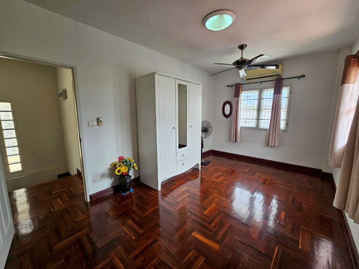 picture 🔥 Urgent Sale!!! Semi-detached house, fully extended and move-in ready, special price at Sena Green Ville Village, Bangna – Thepharak - 6/10