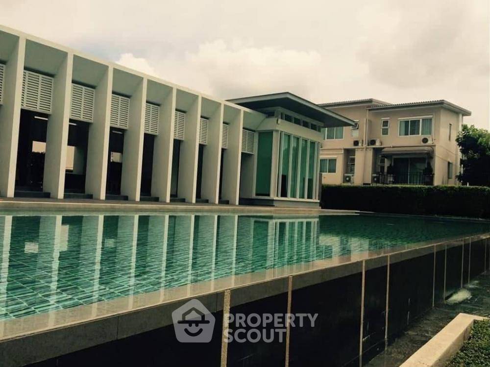 picture 3-BR Townhouse in Talat Bang Khen (ID 1966862) - 9/12