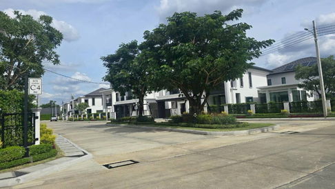 บ้านเดี่ยว2ชั้นพร้อม Solar cell บนที่ดินใหญ่ 