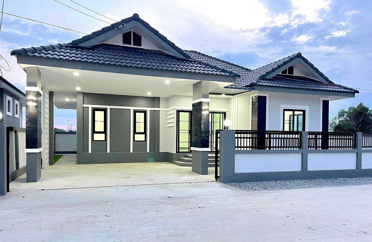 picture  🎉Beautiful newly built house for sale 🏠 Only 2,100,000 baht!!🔥 📍Near the city, Tha Ruea area, Doi Saket District Chiang Mai  - 21/22