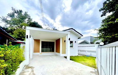 บ้านเดี่ยว หางดง เชียงใหม่ : 🔥ขายบ้านสร้างใหม่ 1.69 ล้านบาท⚡️ รวมโอน 😍 📍ใกล้กาดฝรั่ง-หางดง เชียงใหม่ ขนาด   3 ห้องนอน  2 ห้องน้ำ  