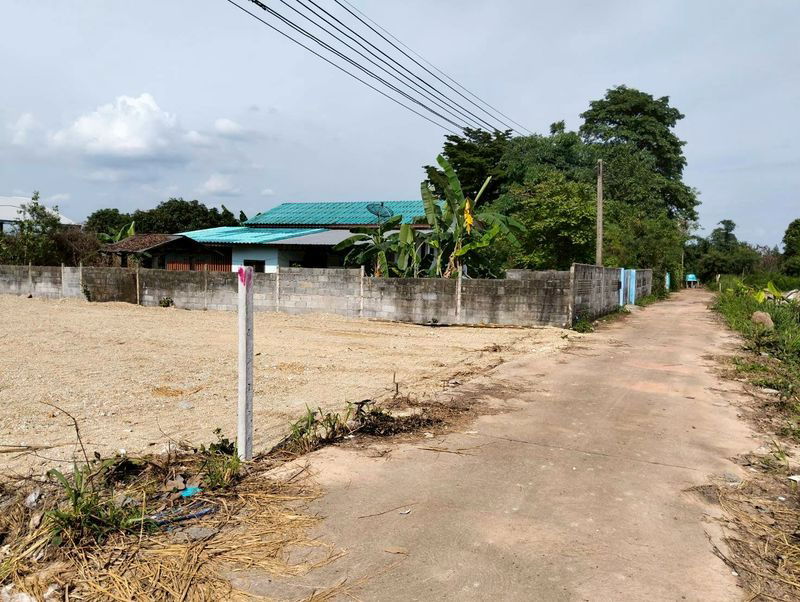 picture Land for sale, community area, Sakkho-Nongkham line, Sriracha, Chonburi - 2/8