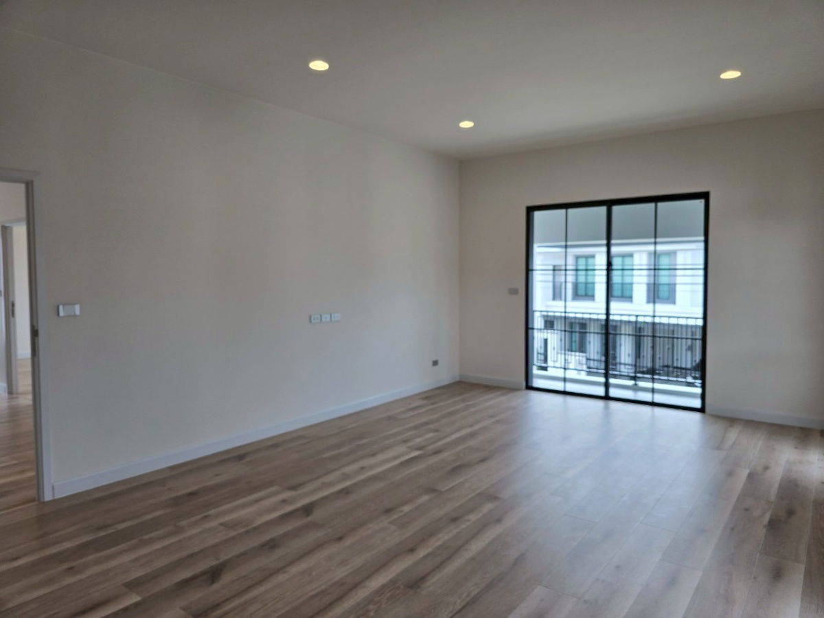 รูป บ้านเดี่ยว 4ห้องนอน 4ห้องน้ำ ใกล้ชิดส่วนกลาง - รูปที่ 12/42