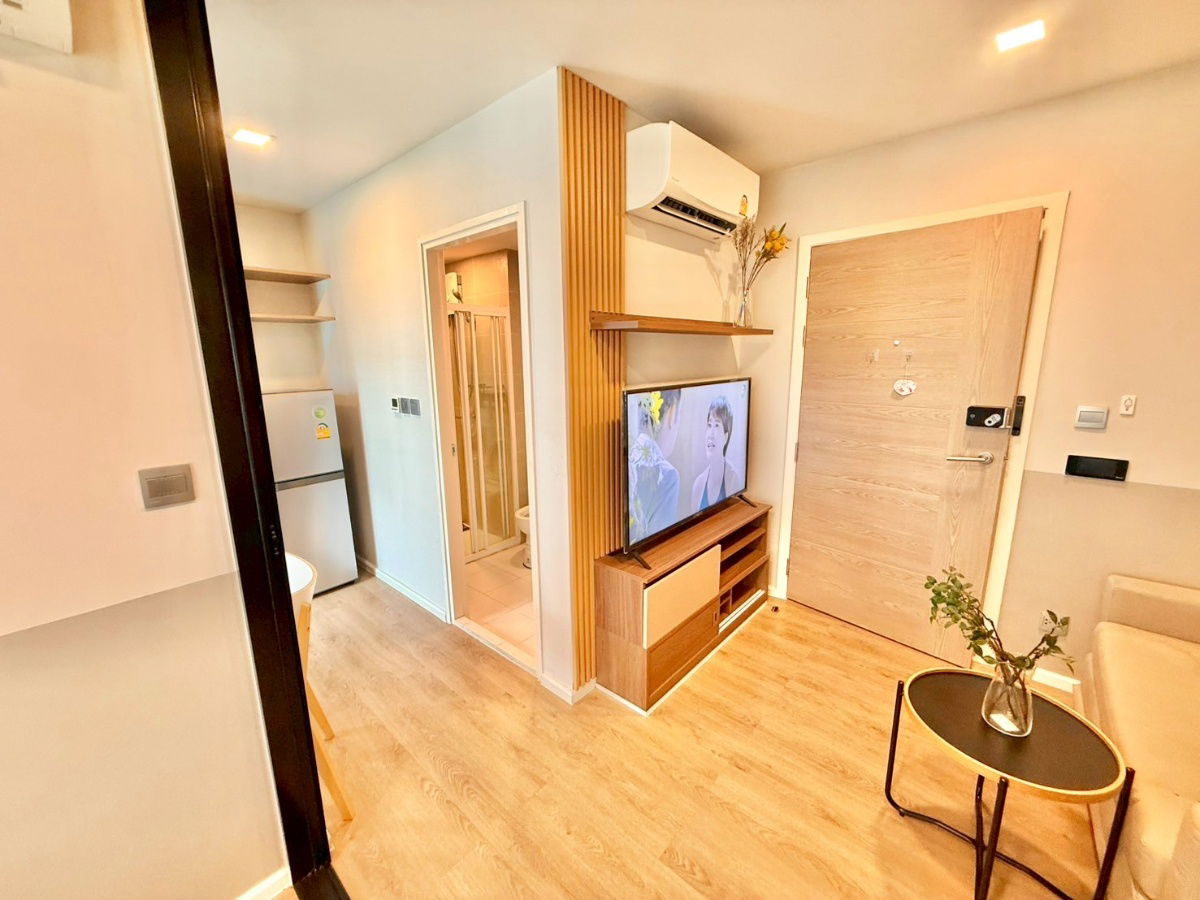 picture Separate kitchen, beautiful built-in furniture, complete with electrical appliances - 17/22