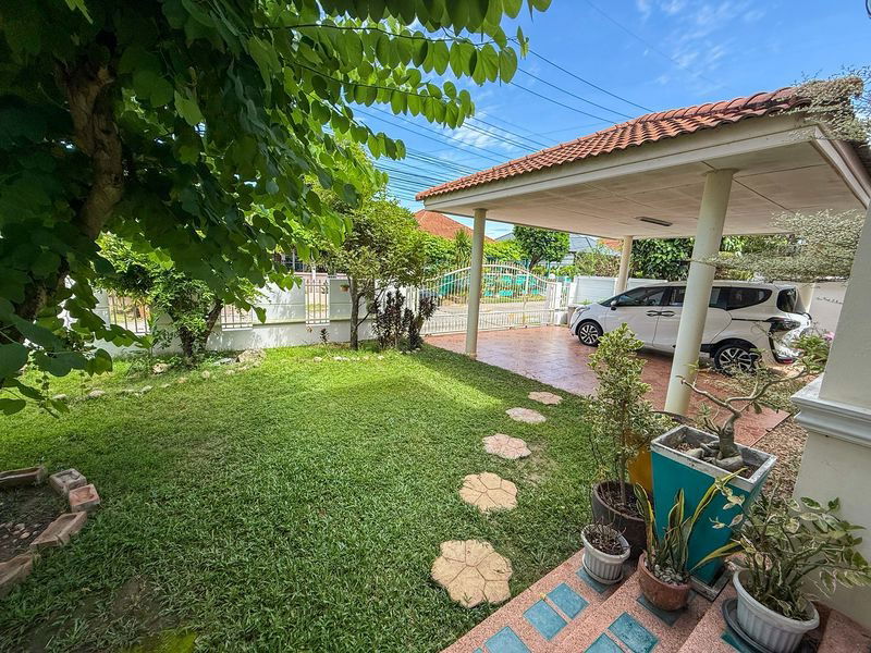 picture Two-storey detached house for sale in a community area, Chak Kho-Nong Yai Bu Road, Sriracha, Chonburi - 3/18