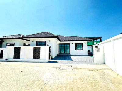 Houses for sale Chonburi : 3-BR House at Rattanakorn Village 18 close to Pattaya (ID 2099977)