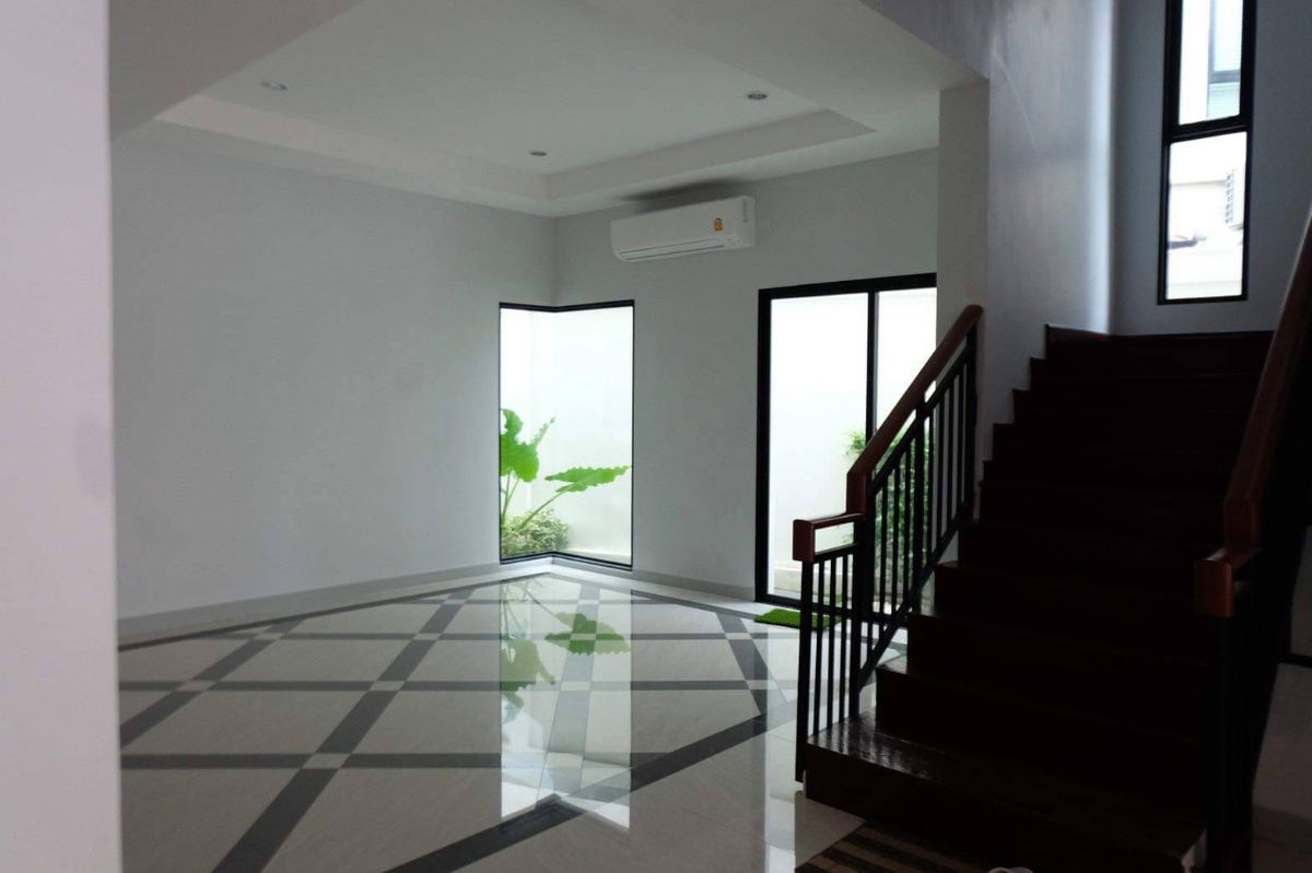 รูป ขายบ้านเดี่ยวบางนา หมู่บ้านกฤษดานคร บางนา กม.6 ใกล้เมกะบางนา พร้อมสระว่ายน้ำ มีชั้นใต้ดิน หมู่บ้านติดถนนบางนาตราด ใกล้สนามบินสุวรรณภูมิ 087-9074045 - รูปที่ 6/12