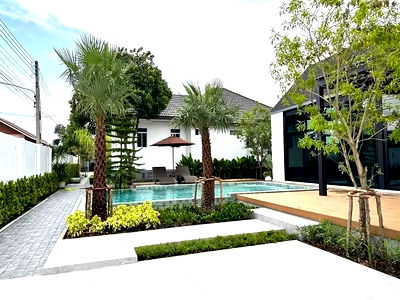 Houses for rent Bang Lamung Chonburi : Beautiful house for rent in Huai Yai area, Pattaya