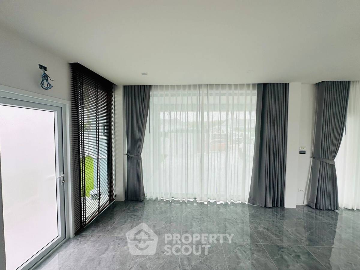 รูป บ้าน 4-ห้องนอน ใน หินเหล็กไฟ (ID 1399489) - รูปที่ 10/15