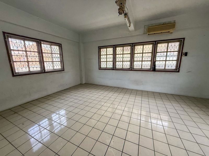 picture Land with buildings, next to the main road, Assumption Intersection, Sriracha, Chonburi - 11/20