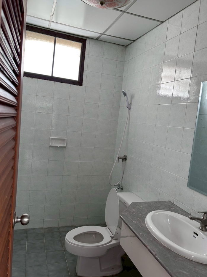 picture Home Office in the middle of Town in Town for RENT/ 办公别墅出租 - 6/35