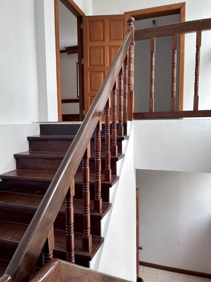 picture Home Office in the middle of Town in Town for RENT/ 办公别墅出租 - 32/35