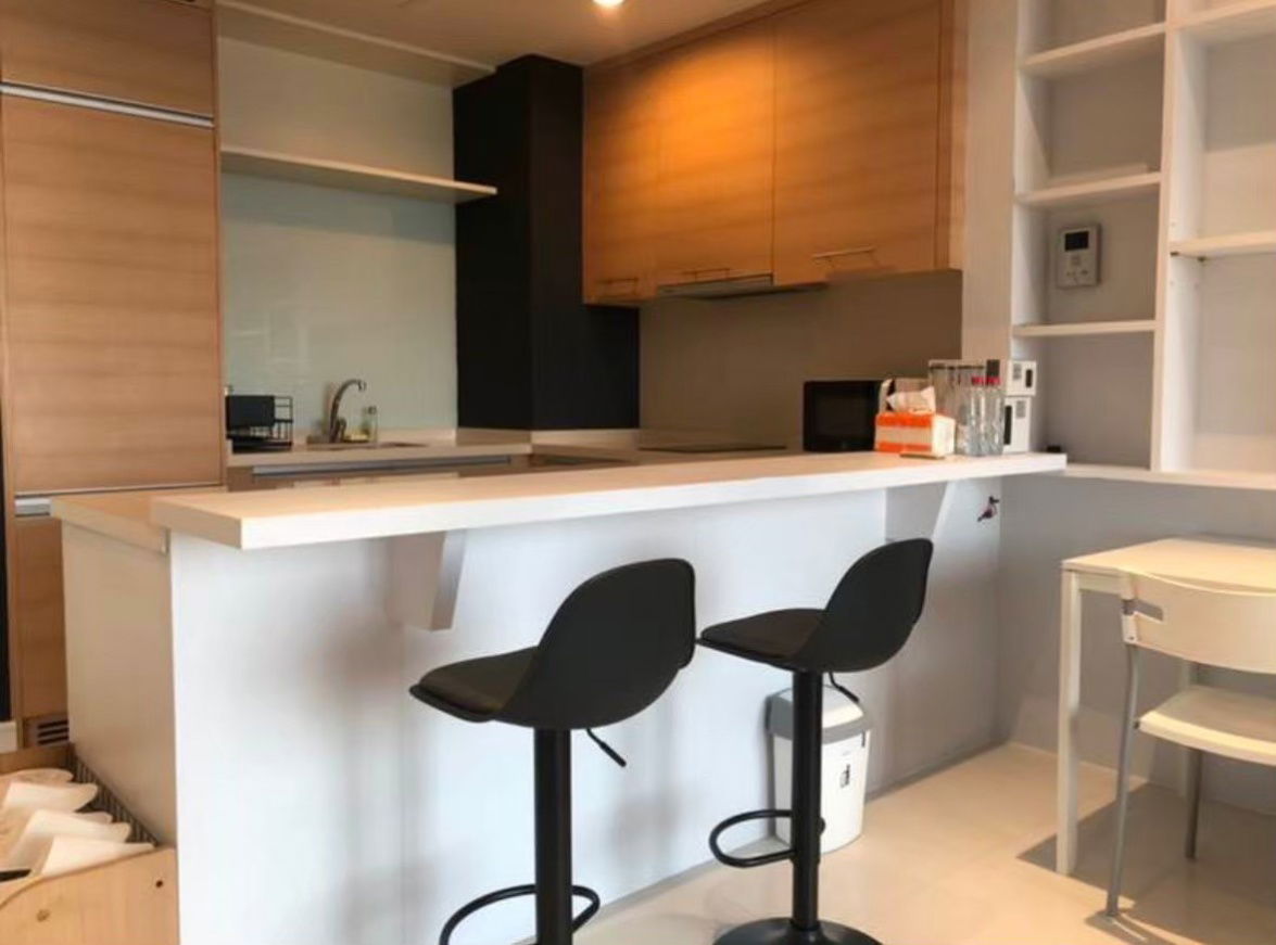 picture Urgent Sale‼️ Aguston Sukhumvit 22 Condo – Pet Friendly - 4/25