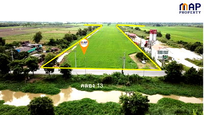 Land for sale Lam Luk Ka : Large plot of land for sale, road access on both sides, 290 rai