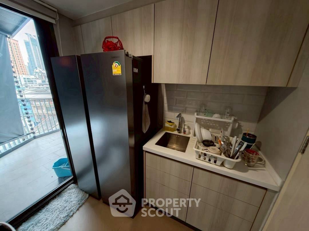 picture 3-BR Condo at The Lumpini 24 near BTS Phrom Phong (ID 2258134) - 6/14