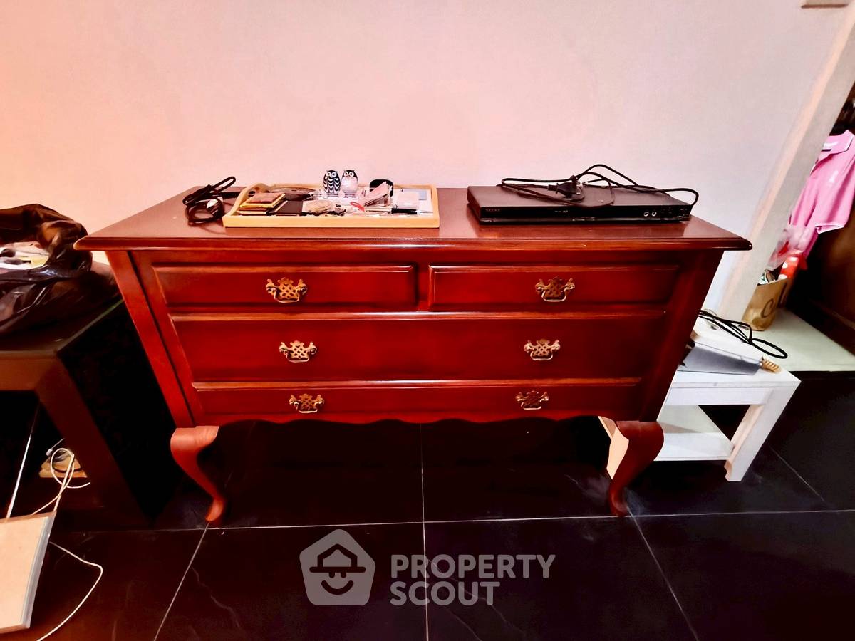 picture 2-BR Condo at Supalai Place Sukhumvit 39 near BTS Phrom Phong (ID 2257778) - 8/11