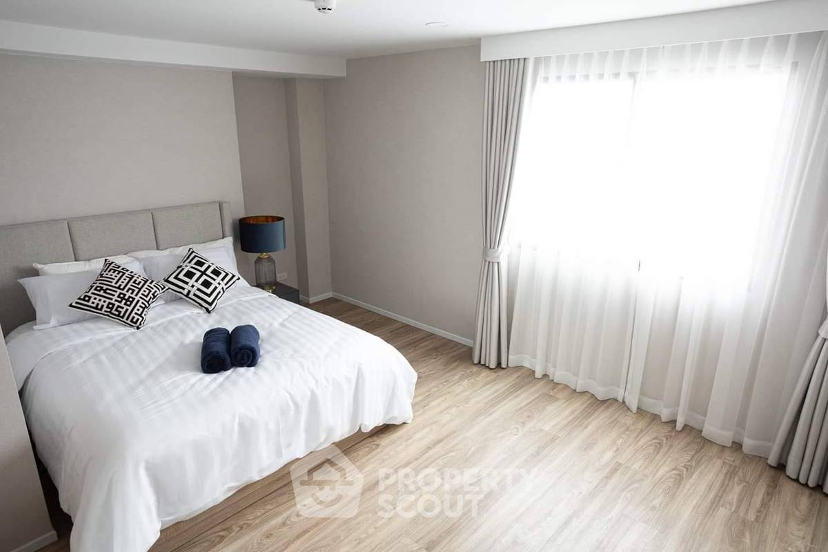 picture 2-BR Condo at Blossom Condo @ Sathorn-Charoenrat near BTS Surasak (ID 1311792) - 4/9