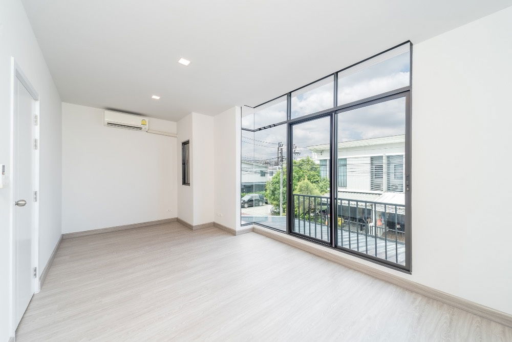 รูป 🏡 ขายทาวน์โฮม2ชั้น พฤกษาวิลล์ 65  ศรีสมาน รีโนเวทใหม่ พร้อมย้ายเข้าอยู่  🧭 หน้าบ้านหันรับทางทิศ ตะวันตกเฉียงใต้  - รูปที่ 11/17