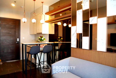 คอนโด BTS ทองหล่อ : คอนโด 1-ห้องนอน ที่ ซี เอกมัย ใกล้ ARL รามคำแหง (ID 648834)