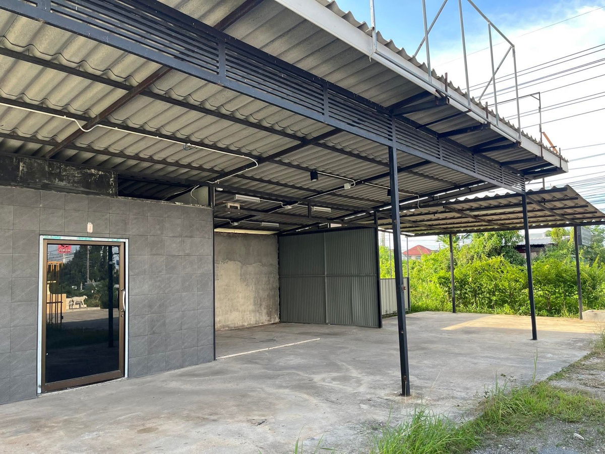 picture For rent: land with a building for business. Prime location on the main road 346, directly opposite the entrance to the Pathum Thani Transport Office. - 3/7