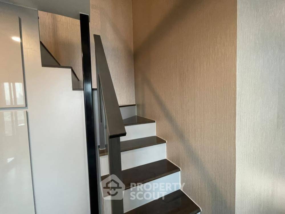 picture 2-BR Condo at Knights Bridge Space Rama 9 near MRT Phra Ram 9 (ID 2259288) - 11/38