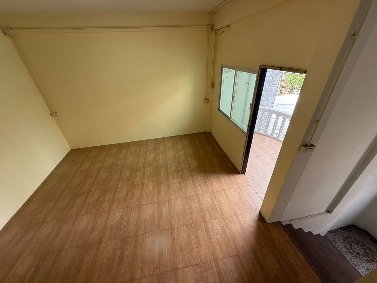 picture 3-storey townhouse for sale, Soi Inthamara 23, Phaya Thai District, Line ID 0619636888 - 7/20
