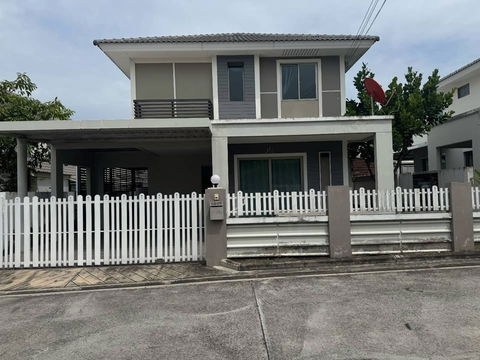 UK06-075 🌿 ให้เช่าบ้านเดี่ยว – ไลฟ์ อิน เดอะ การ์เด้น หนองขาม ศรีราชา 💰 ราคาเช่า: 20,000 บาท/เดือน 
