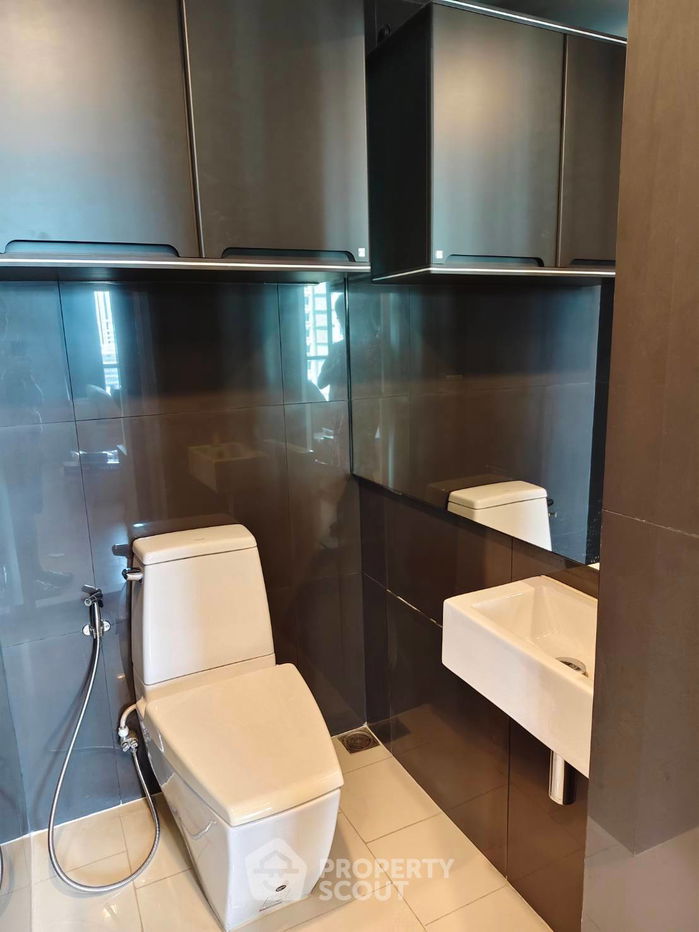 รูป คอนโด 1-ห้องนอน ที่ ริธึ่ม สาทร ใกล้ BTS สะพานตากสิน (ID 2258128) - รูปที่ 6/17