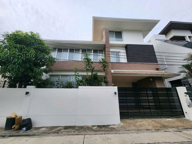 รูป HU6695 บ้านเดี่ยวให้เช่า ย่านห้วยขวาง กรุงเทพมหานคร - รูปที่ 2/8