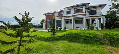 บ้านหรูพลูวิลลา ริมทะเลสาบ lake view poll villa