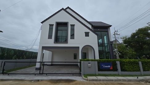 Saransiri Srivaree 2 - Luxury Corner House next to Central Garden and Club House, Only 9.19 MB