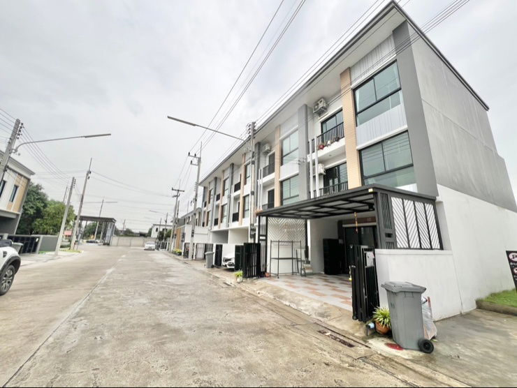 รูป ให้เช่าUnio Town ลำลูกกา-คลอง 4  ติดถนนเลียบคลอง 4 ห่างตลาดเอ.ซี. และ Big C ประมาณ 600 ม. - รูปที่ 2/10
